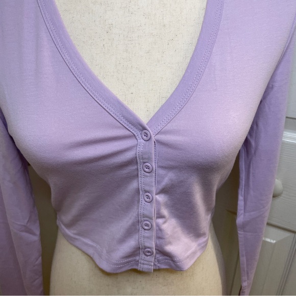 Front button down long sleeve crop top - Picture 3 of 5